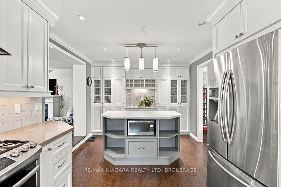 174 East 13th Street, Hamilton, ON L9A 3Z7 8