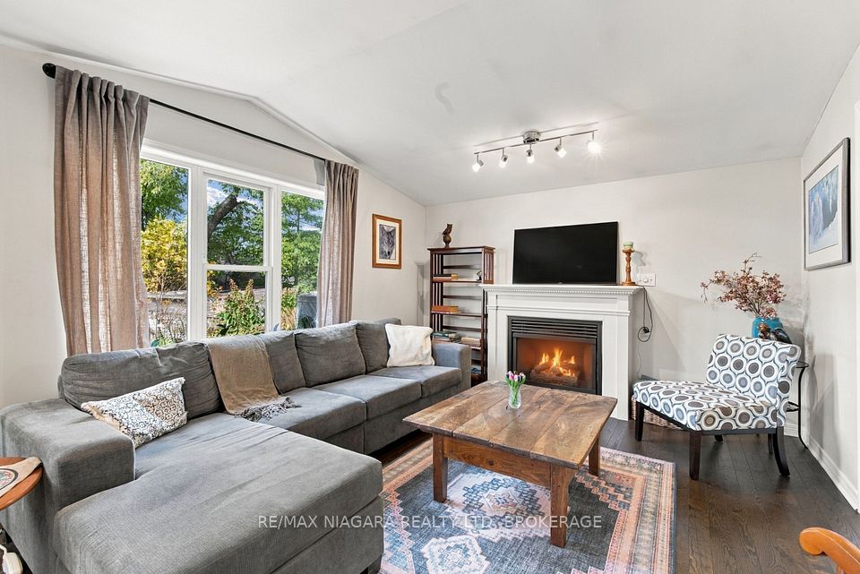 174 East 13th Street, Hamilton, ON L9A 3Z7 13