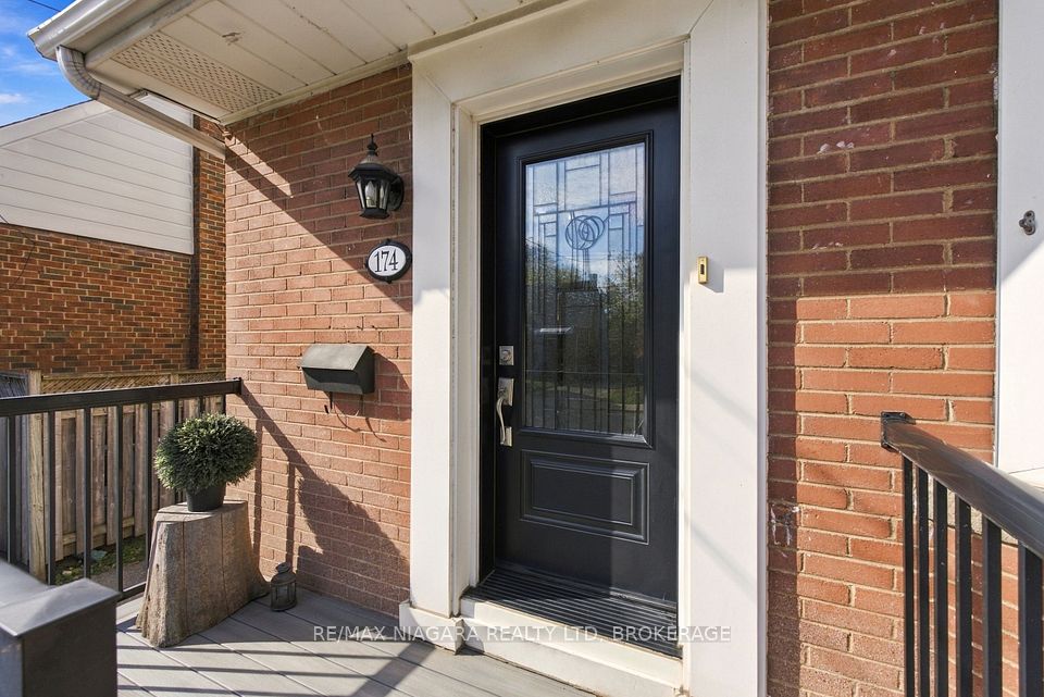 174 East 13th Street, Hamilton, ON L9A 3Z7 4