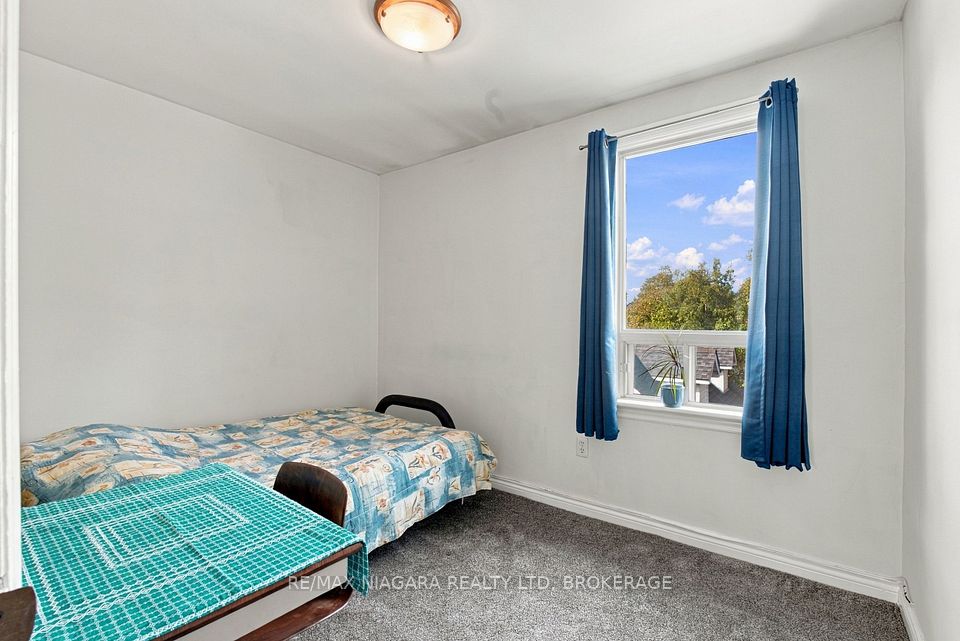 174 East 13th Street, Hamilton, ON L9A 3Z7 17