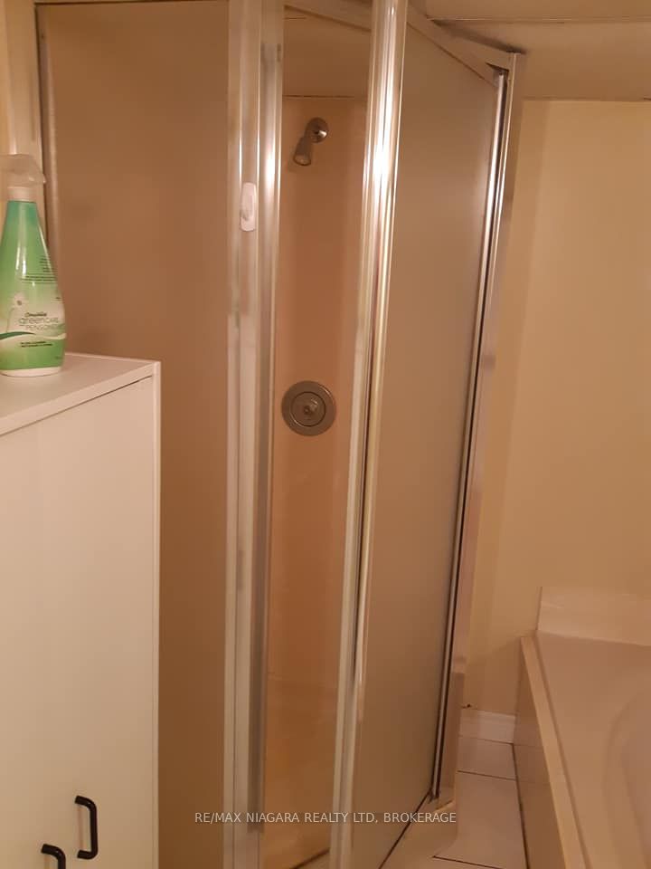 174 East 13th Street, Hamilton, ON L9A 3Z7 23