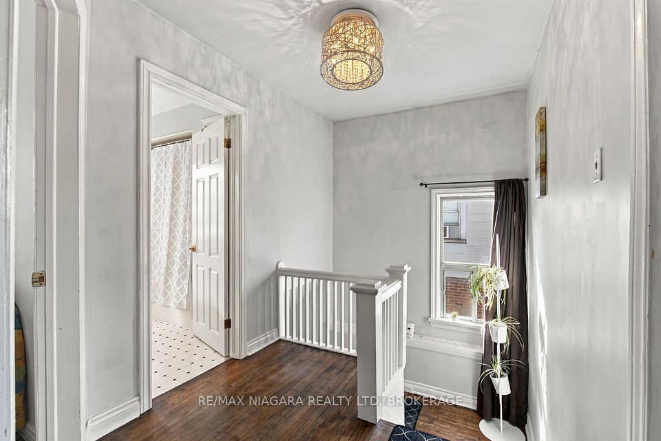 174 East 13th Street, Hamilton, ON L9A 3Z7 19