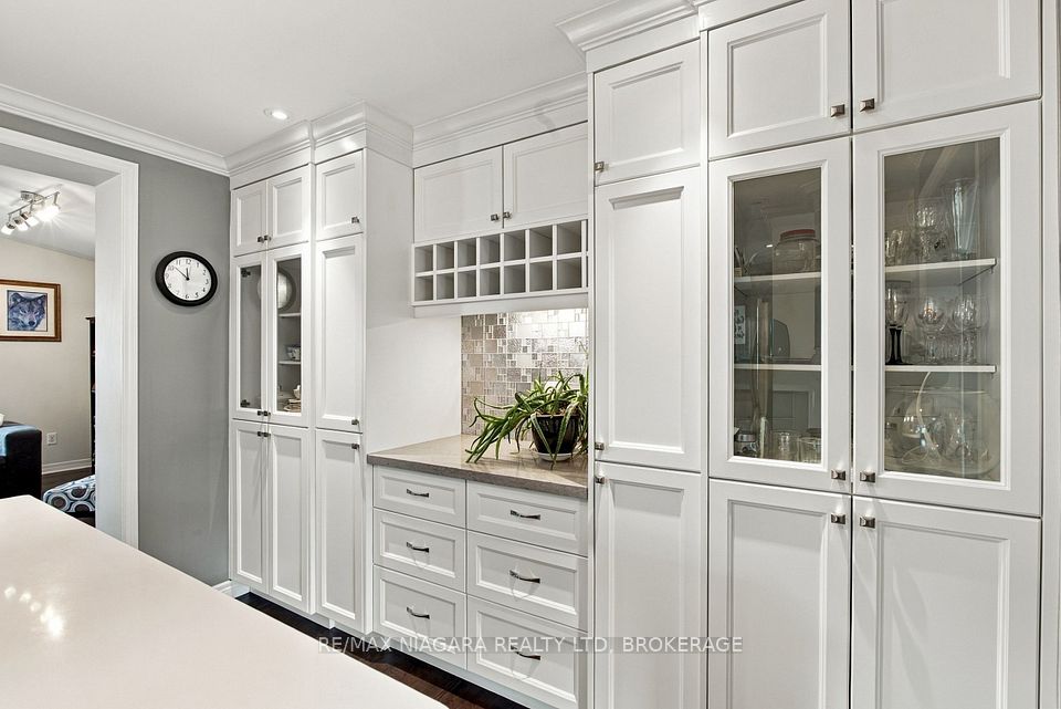 174 East 13th Street, Hamilton, ON L9A 3Z7 12