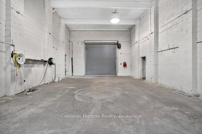 182 Chatham Street 3, Hamilton, ON L8P 2B6 2