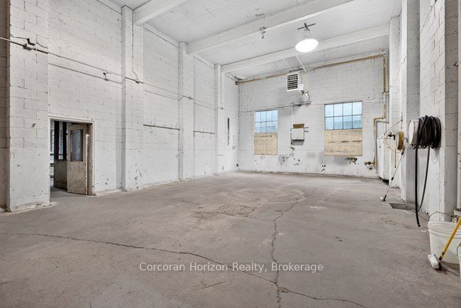 182 Chatham Street 3, Hamilton, ON L8P 2B6 3