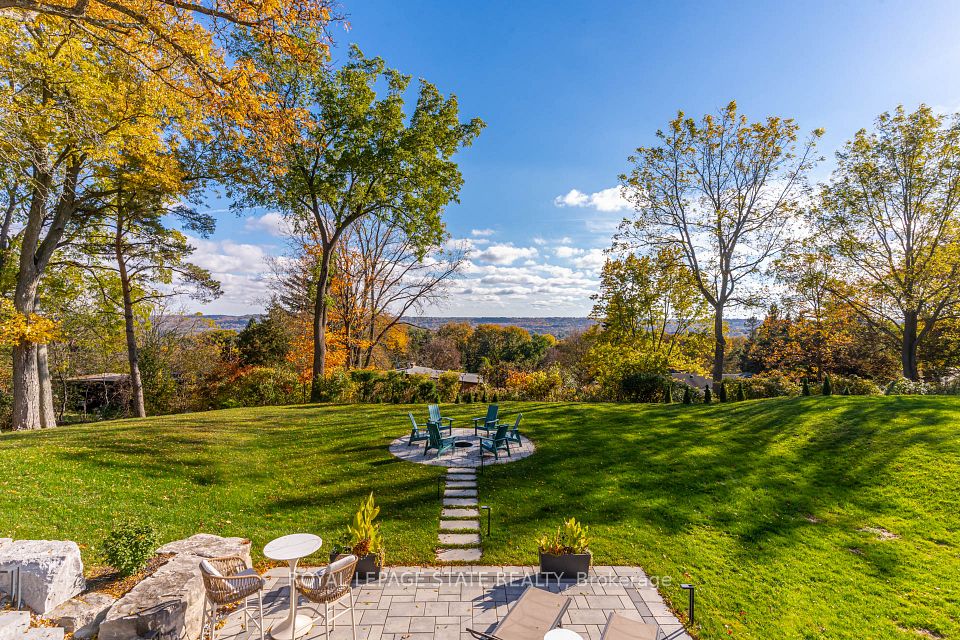 14 Oak Avenue, Hamilton, ON L9H 4Y7 3