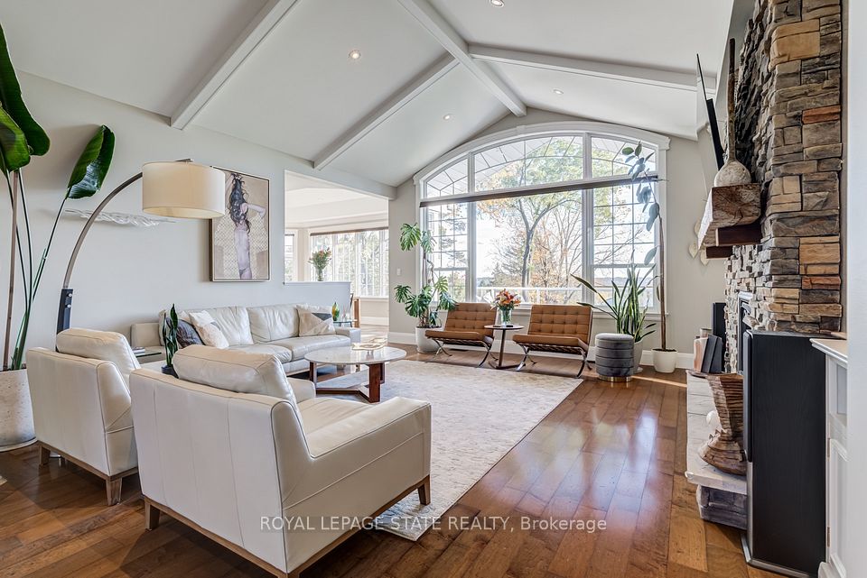 14 Oak Avenue, Hamilton, ON L9H 4Y7 11