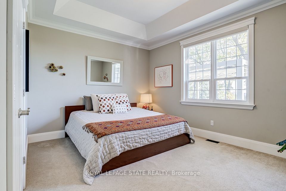 14 Oak Avenue, Hamilton, ON L9H 4Y7 24