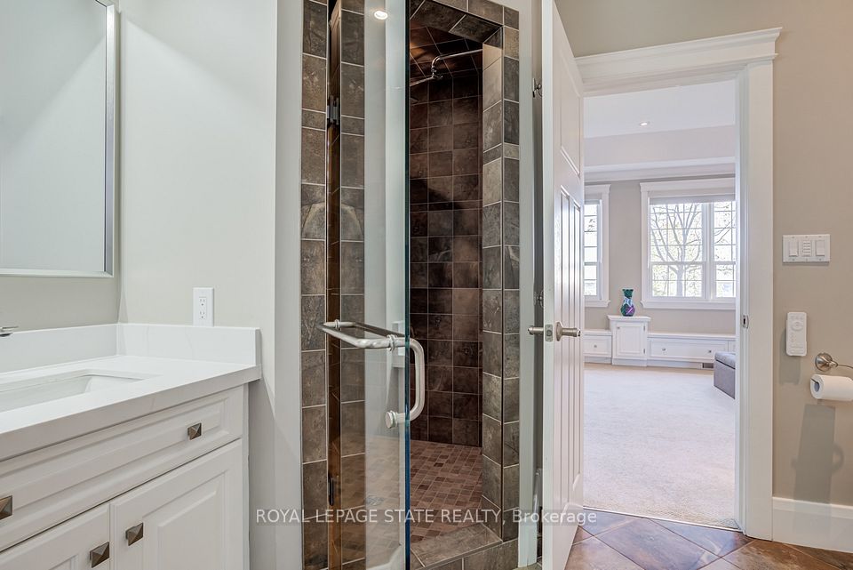 14 Oak Avenue, Hamilton, ON L9H 4Y7 23