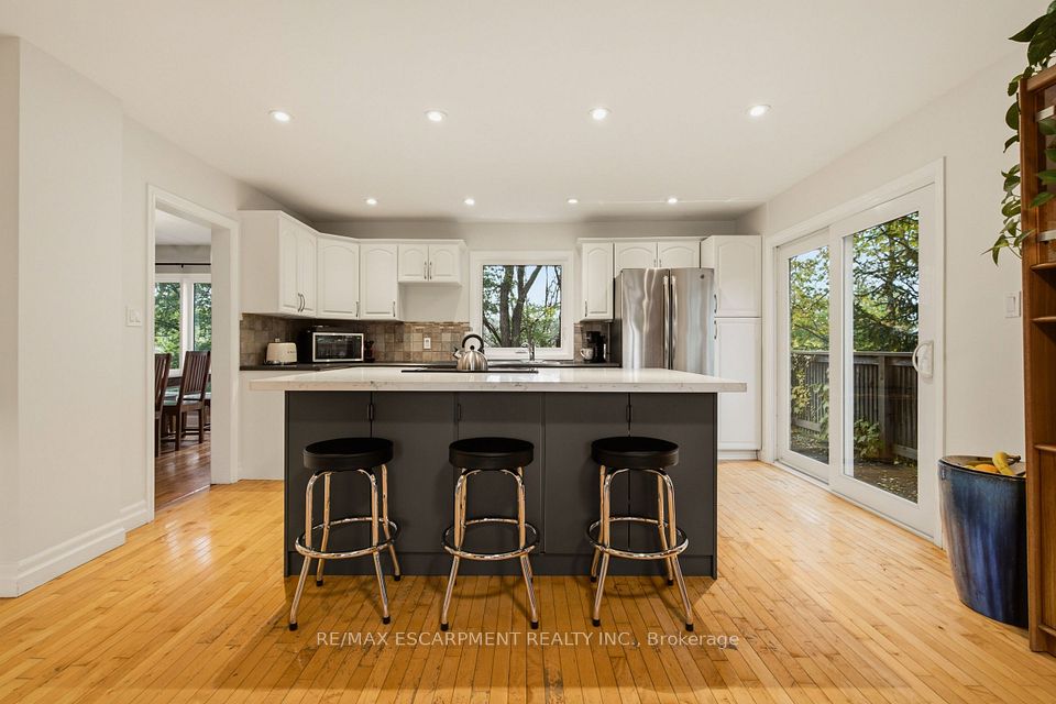 7 Hatfield Place, Hamilton, ON L9H 4J7 9