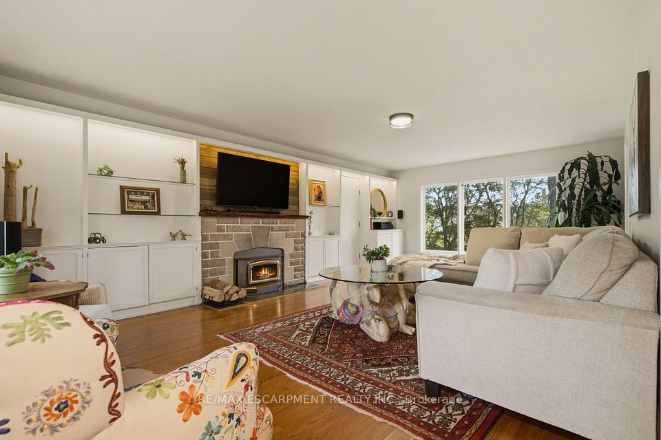 7 Hatfield Place, Hamilton, ON L9H 4J7 16