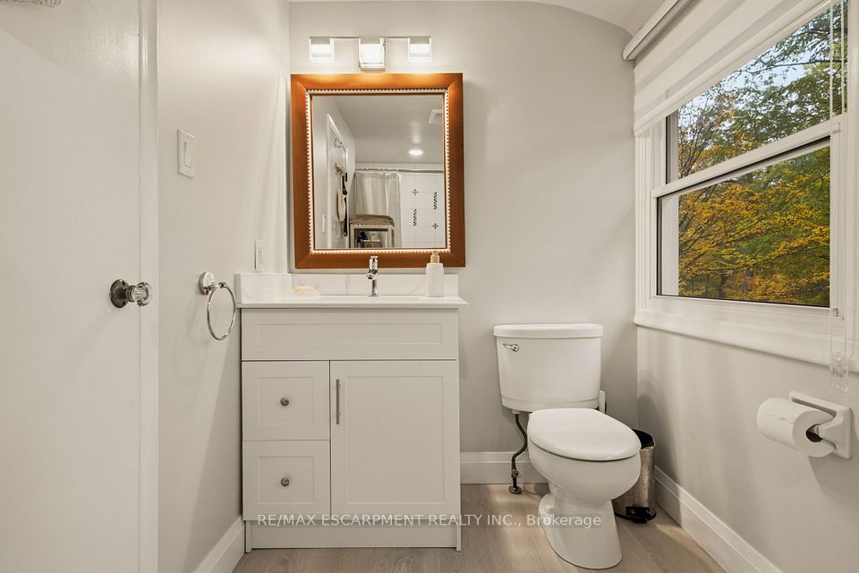 7 Hatfield Place, Hamilton, ON L9H 4J7 24