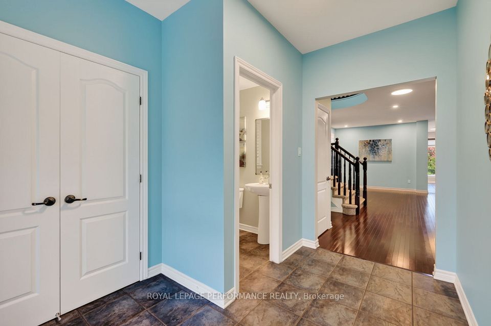 816 Azure Street, Orleans - Cumberland and Area, ON K4A 0T7 4