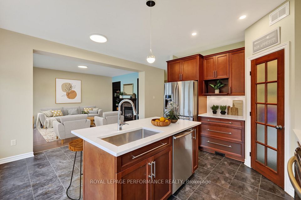 816 Azure Street, Orleans - Cumberland and Area, ON K4A 0T7 11