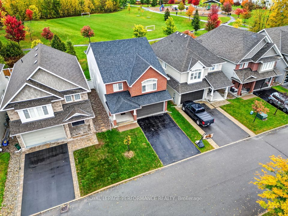 Detached at 816 Azure Street, Orleans - Cumberland and Area, ON K4A 0T7