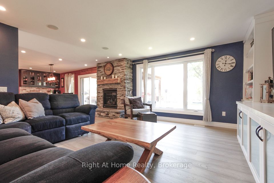 367 Golf Club Road, Hamilton, ON L0R 1P0 8