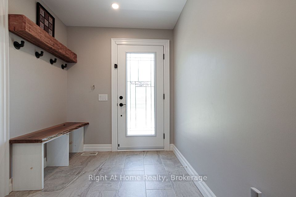 367 Golf Club Road, Hamilton, ON L0R 1P0 4