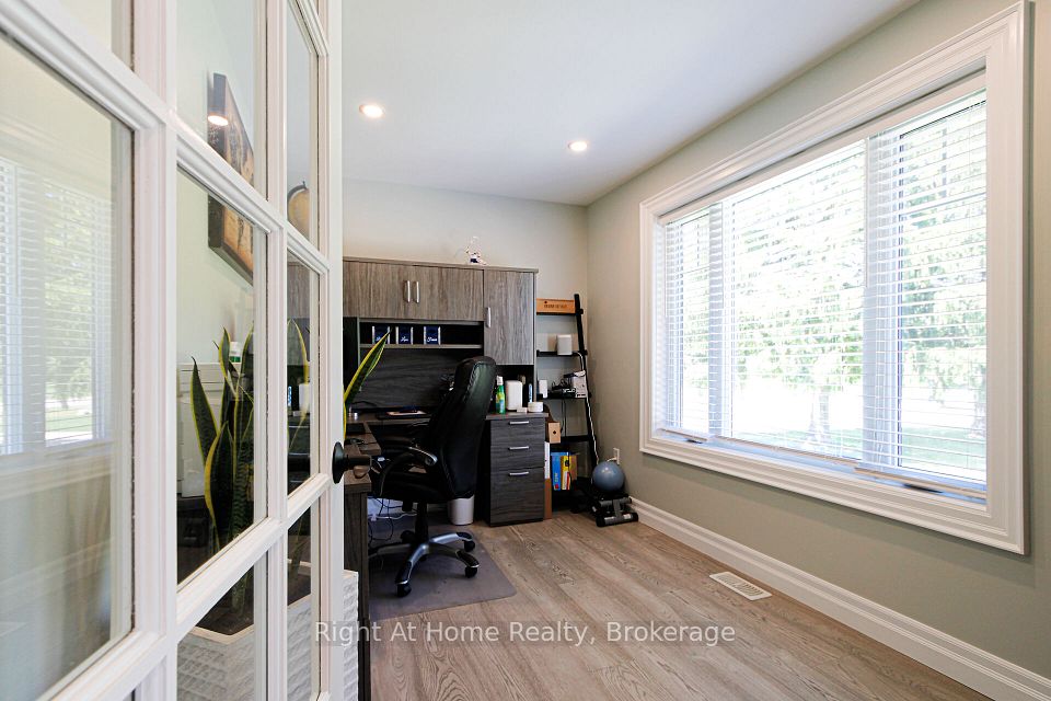 367 Golf Club Road, Hamilton, ON L0R 1P0 5