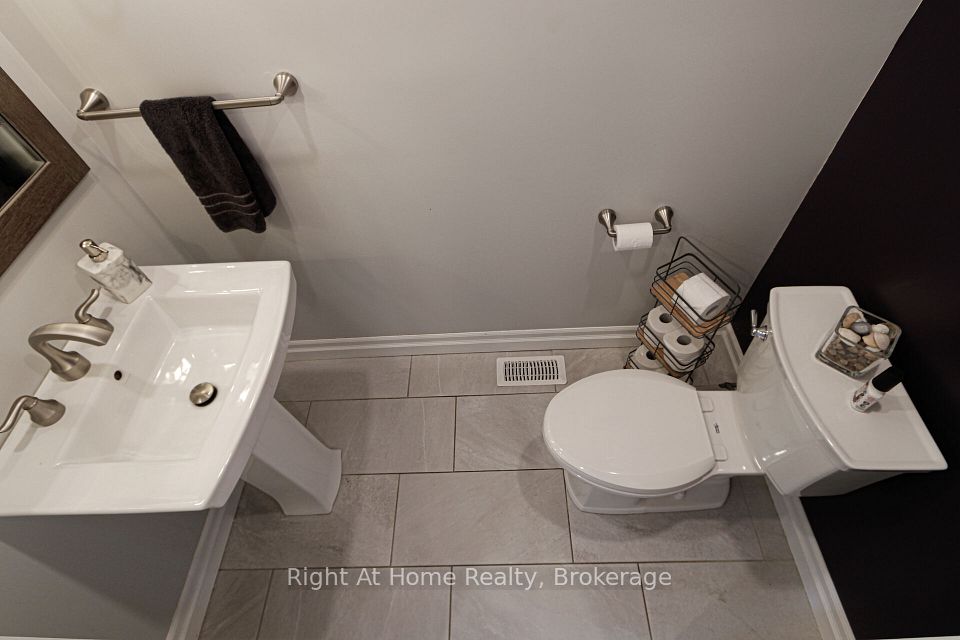 367 Golf Club Road, Hamilton, ON L0R 1P0 19