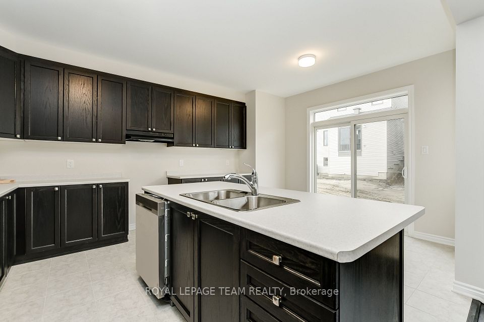 13 RACEMOSE Street, Barrhaven, ON K2J 6Z9 9