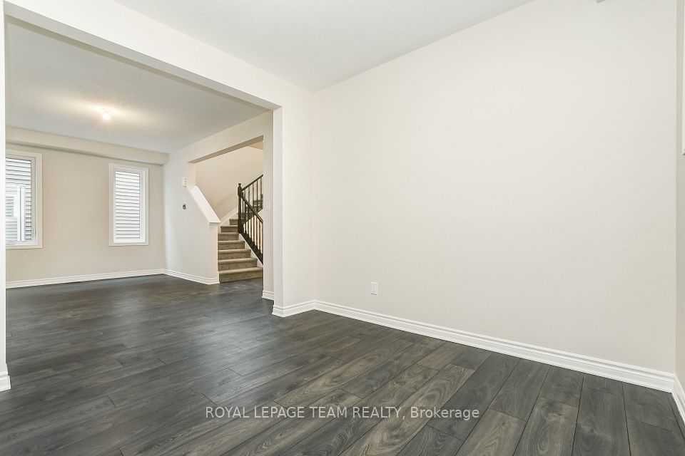 13 RACEMOSE Street, Barrhaven, ON K2J 6Z9 7