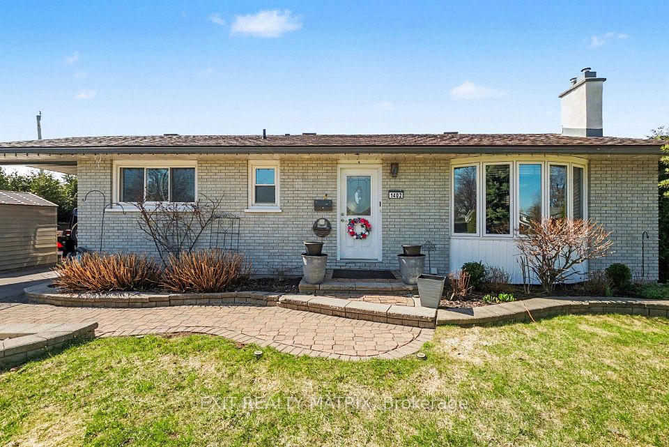 1402 Jamison Avenue, Orleans - Cumberland and Area, ON K1E 1J5 2
