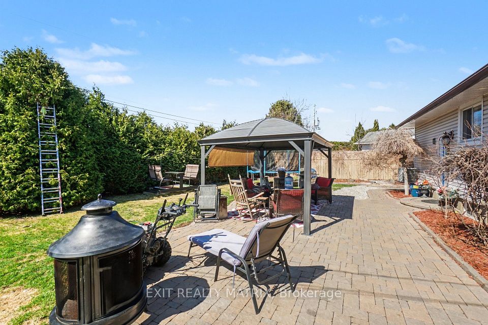 1402 Jamison Avenue, Orleans - Cumberland and Area, ON K1E 1J5 9