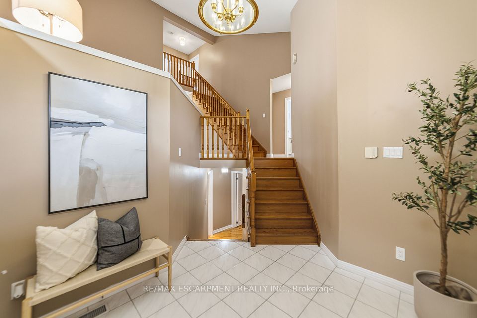40 Brookhurst Crescent, Hamilton, ON L8B 0M5 5