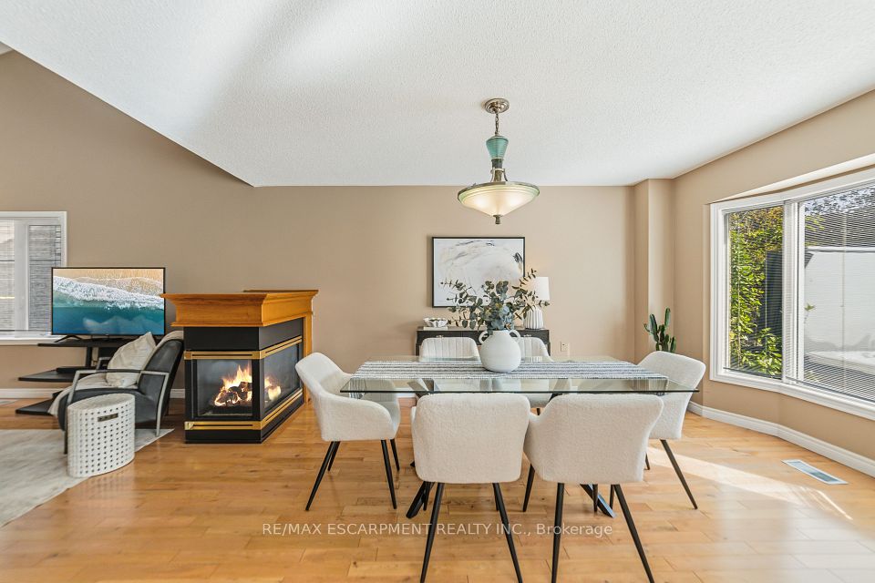 40 Brookhurst Crescent, Hamilton, ON L8B 0M5 8