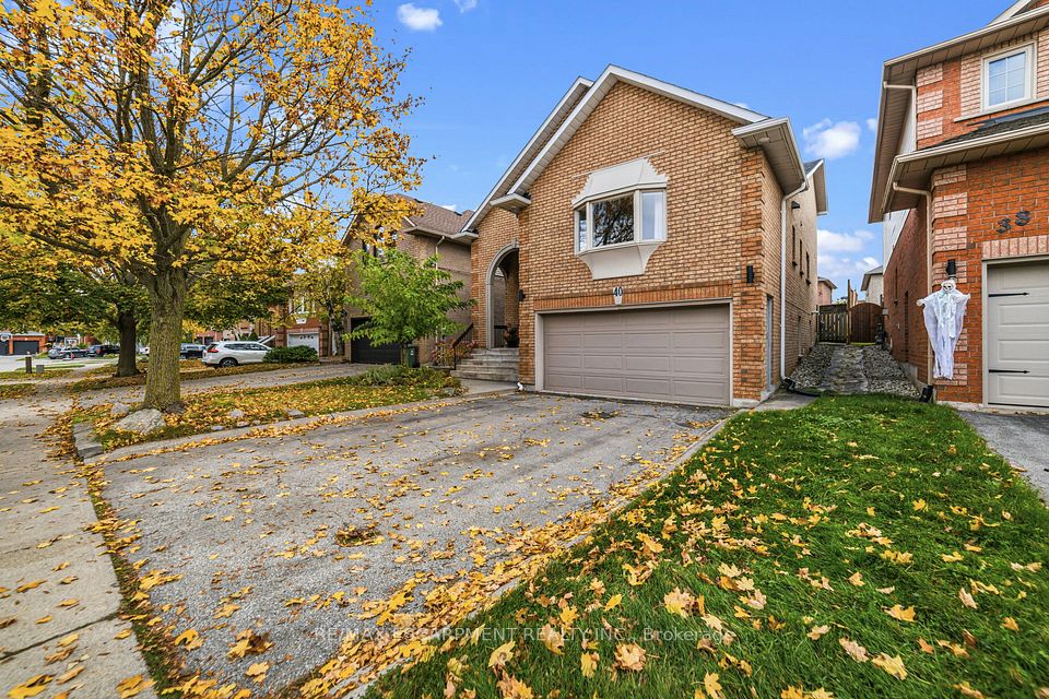 40 Brookhurst Crescent, Hamilton, ON L8B 0M5 2
