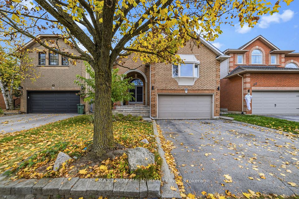 Detached at 40 Brookhurst Crescent, Hamilton, ON L8B 0M5