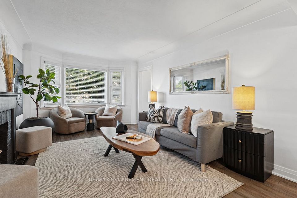 202 Huxley Avenue S, Hamilton, ON L8K 2R3 10