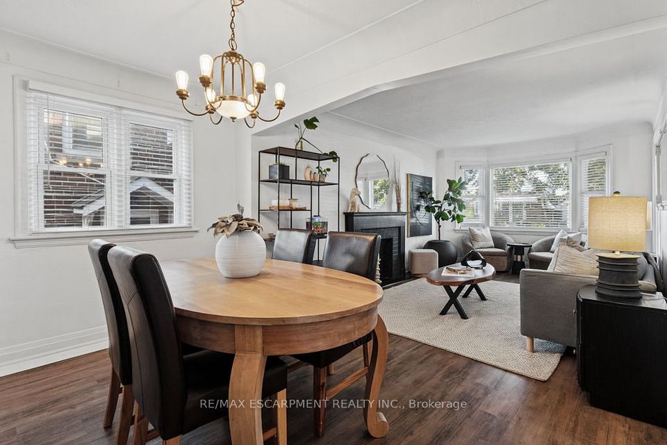 202 Huxley Avenue S, Hamilton, ON L8K 2R3 14