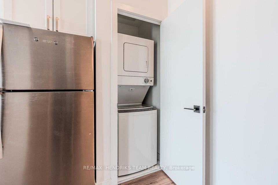 2782 Barton Street E 814, Hamilton, ON L8E 2J8 6