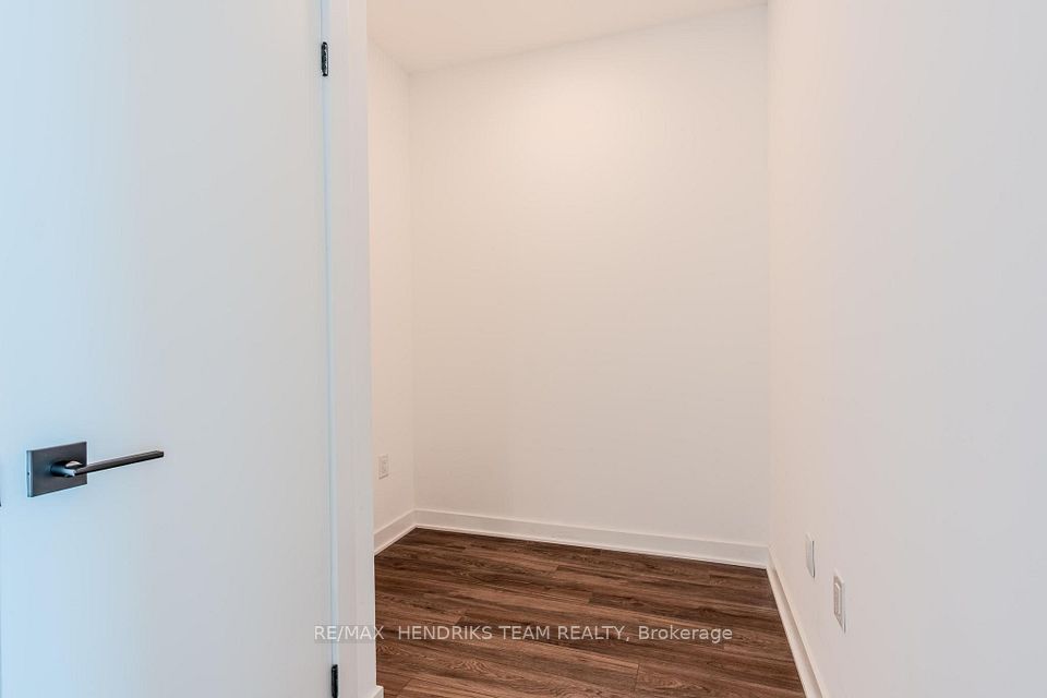 2782 Barton Street E 814, Hamilton, ON L8E 2J8 4