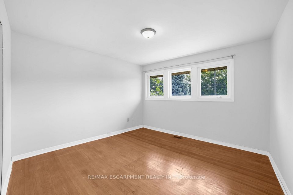 272 Upper Paradise Road, Hamilton, ON L9C 5C2 12