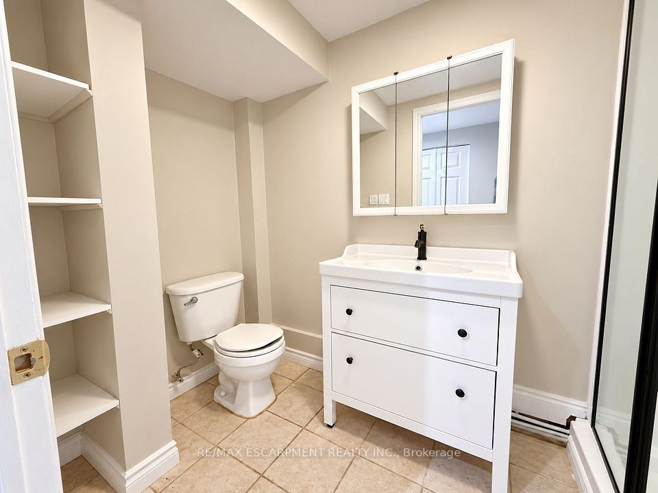 272 Upper Paradise Road, Hamilton, ON L9C 5C2 23