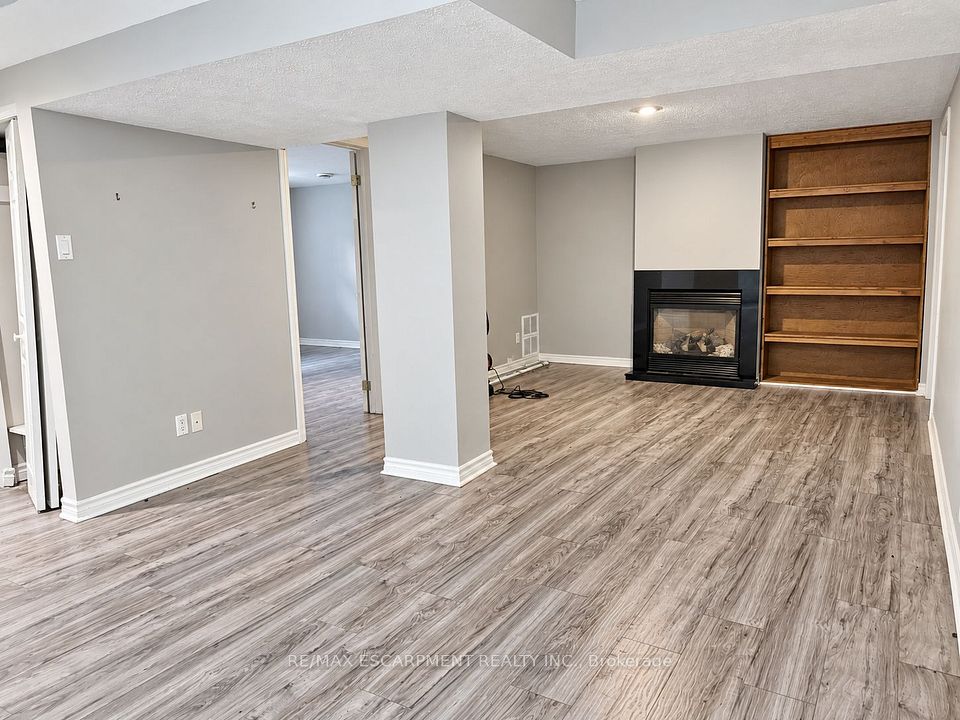 272 Upper Paradise Road, Hamilton, ON L9C 5C2 18