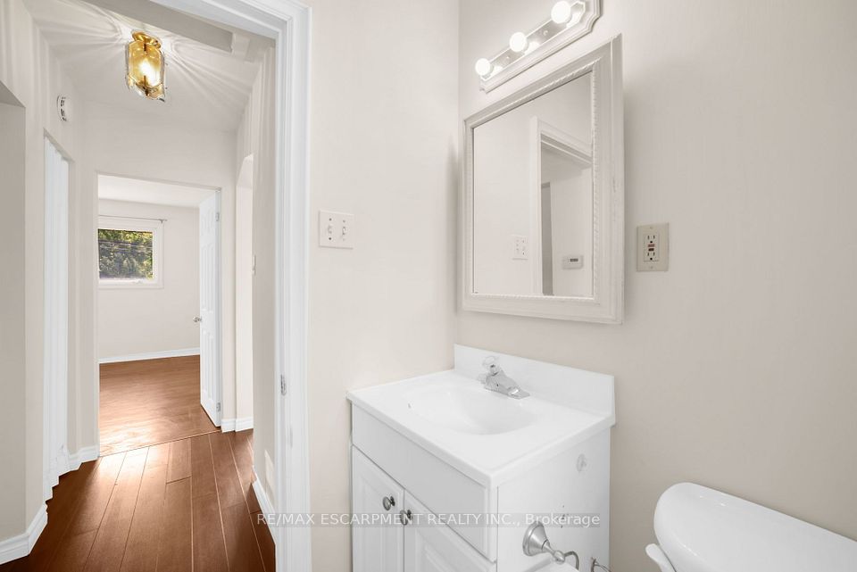 272 Upper Paradise Road, Hamilton, ON L9C 5C2 15