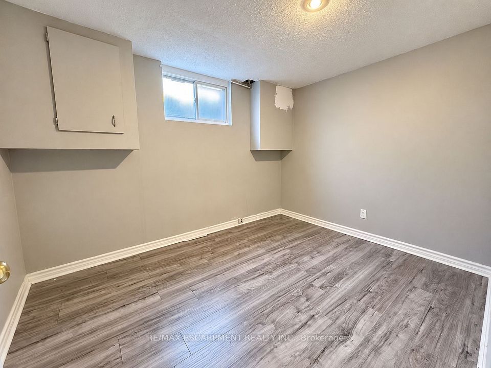 272 Upper Paradise Road, Hamilton, ON L9C 5C2 21