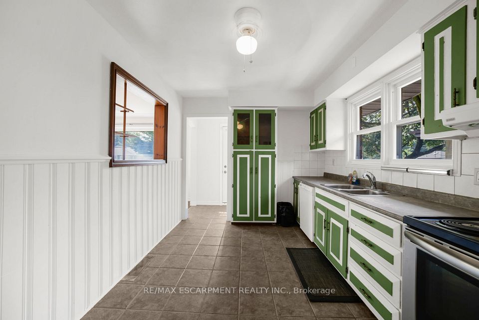 272 Upper Paradise Road, Hamilton, ON L9C 5C2 10