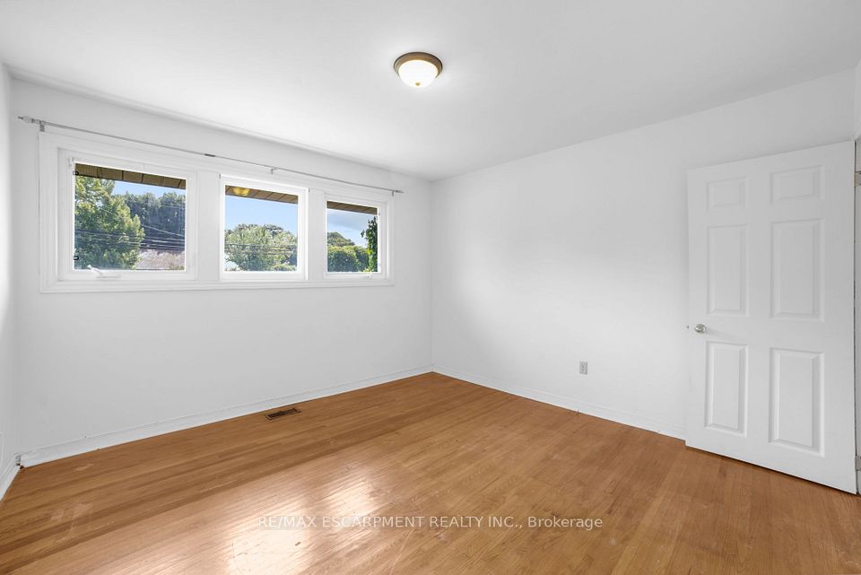 272 Upper Paradise Road, Hamilton, ON L9C 5C2 11