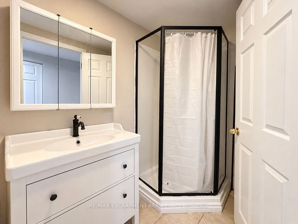 272 Upper Paradise Road, Hamilton, ON L9C 5C2 22