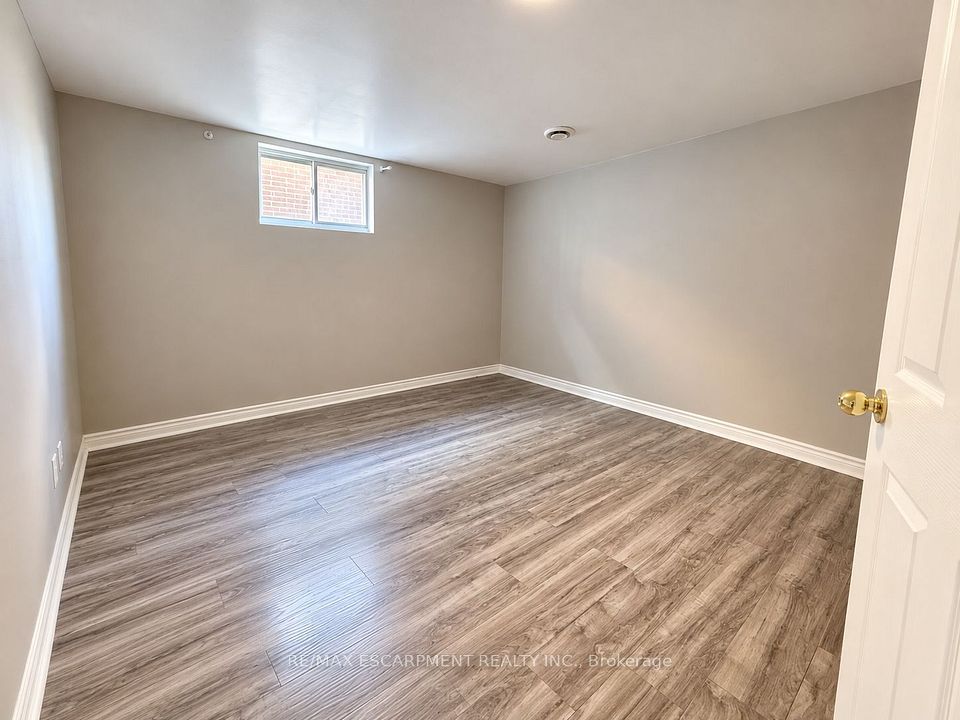 272 Upper Paradise Road, Hamilton, ON L9C 5C2 20