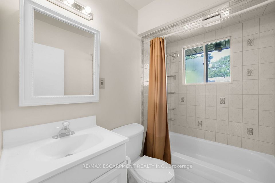 272 Upper Paradise Road, Hamilton, ON L9C 5C2 16