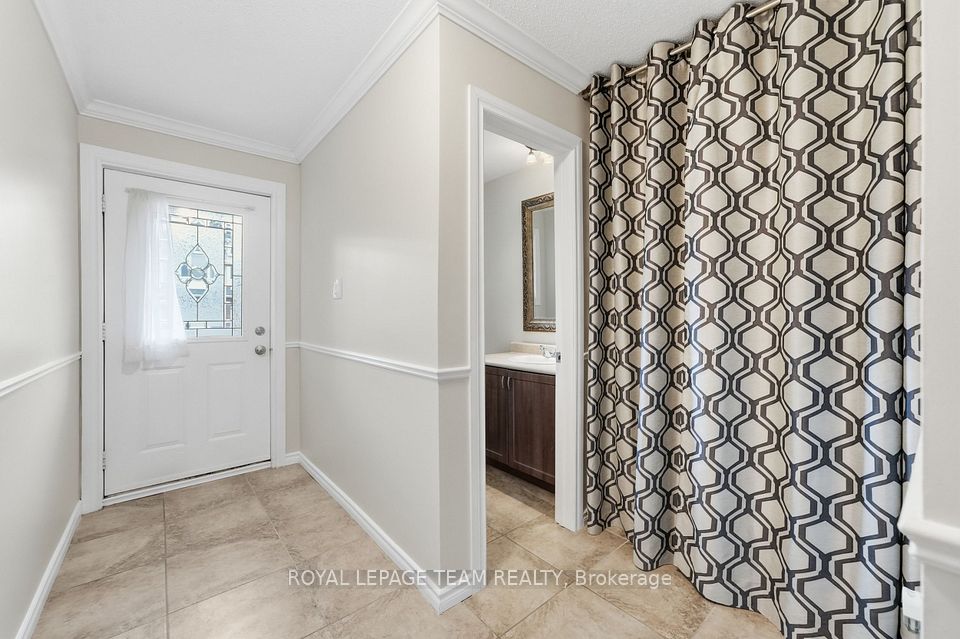 304 Valade Crescent, Orleans - Cumberland and Area, ON K4A 2X3 5