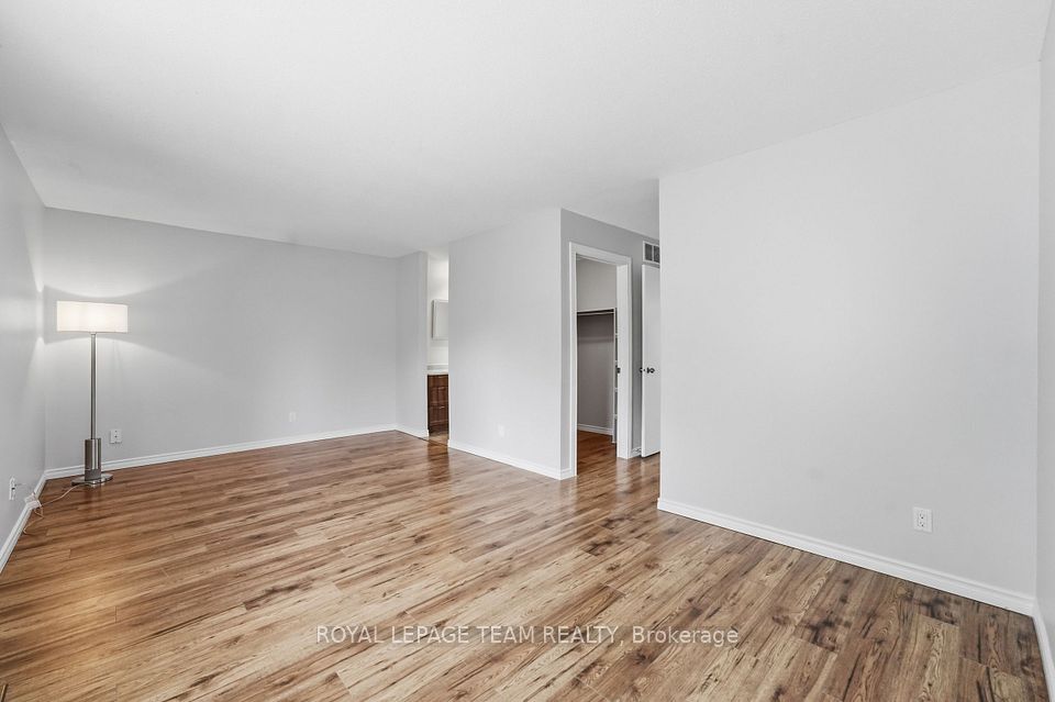304 Valade Crescent, Orleans - Cumberland and Area, ON K4A 2X3 23
