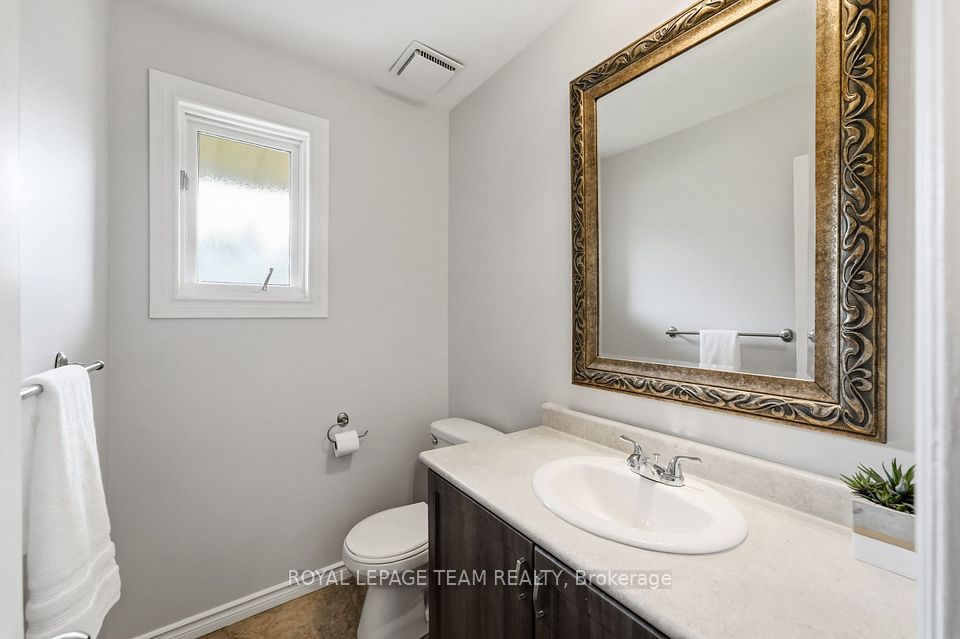 304 Valade Crescent, Orleans - Cumberland and Area, ON K4A 2X3 6