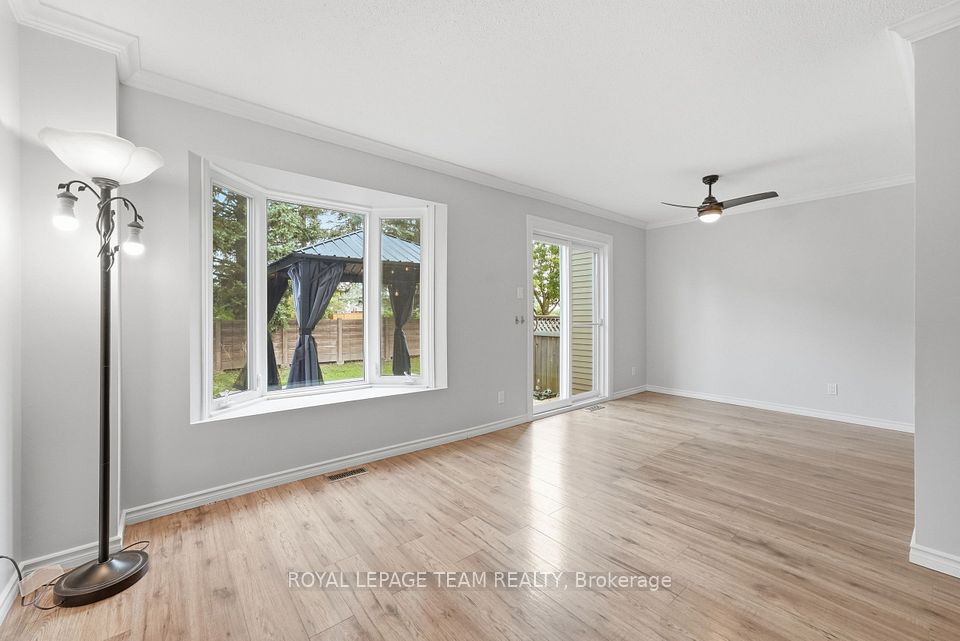 304 Valade Crescent, Orleans - Cumberland and Area, ON K4A 2X3 10