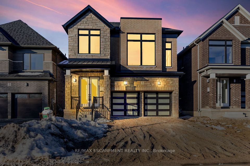 Detached at 7 Blain Drive, Hamilton, ON L0R 1C0
